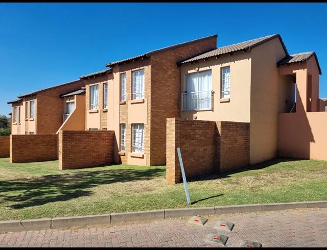 2 BEDROOM APARTMENT FOR SALE IN NOORDWYK